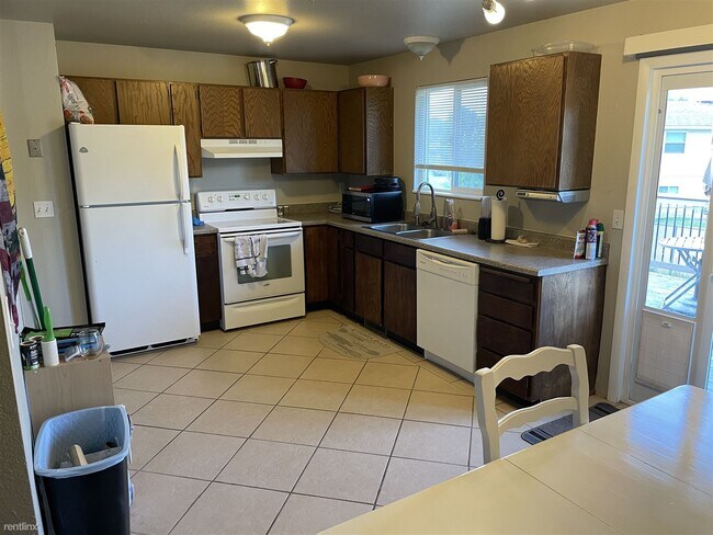 Building Photo - 1 br, 1 bath House - 858 Harbor Parkway We...