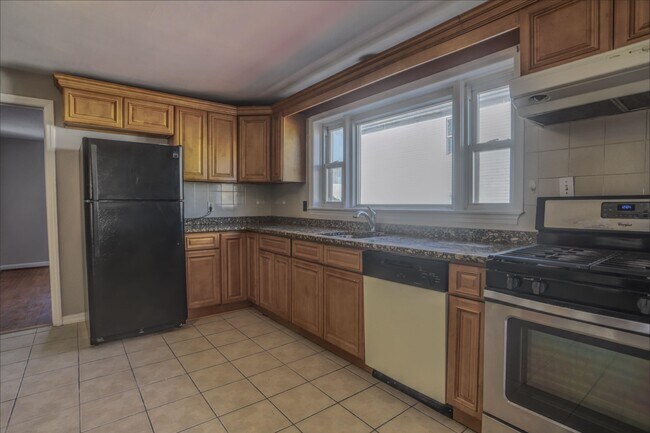 Building Photo - 125 Laidlaw Ave