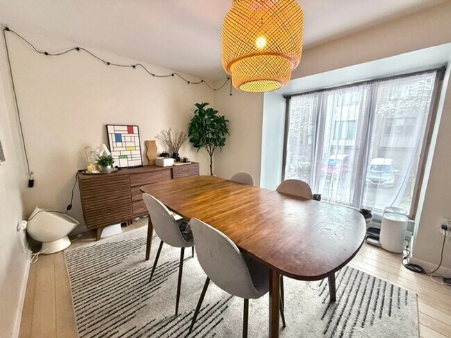 Foto del edificio - Charming 3-Bedroom, 2-Bath Home for Rent -...