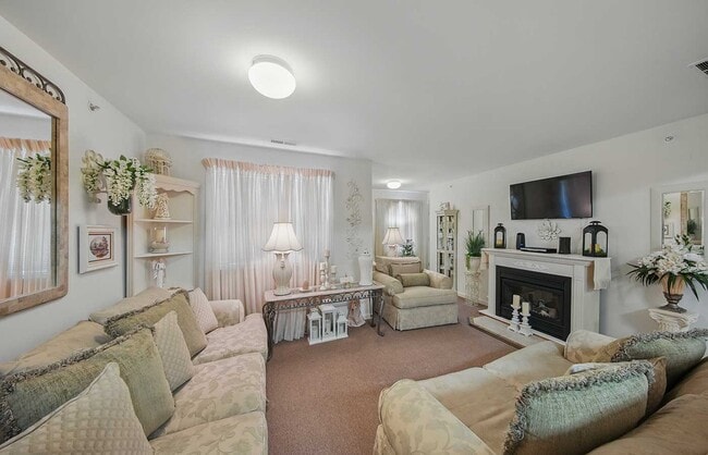 Building Photo - Montgomery Manor