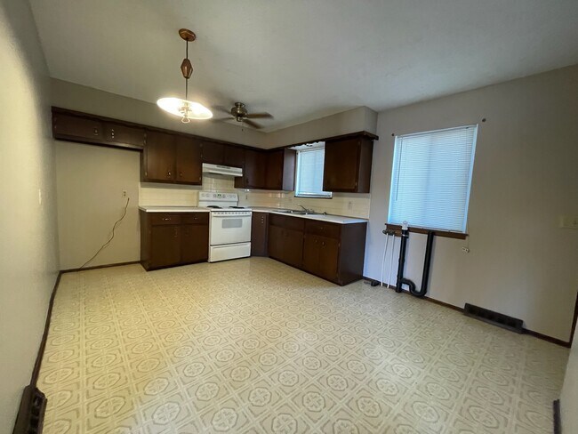 Foto del edificio - 1969 S Martinson St