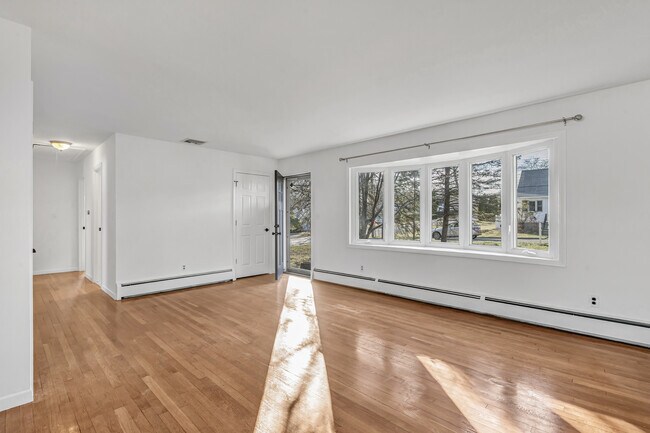 Foto del edificio - 4 Soundview Ave