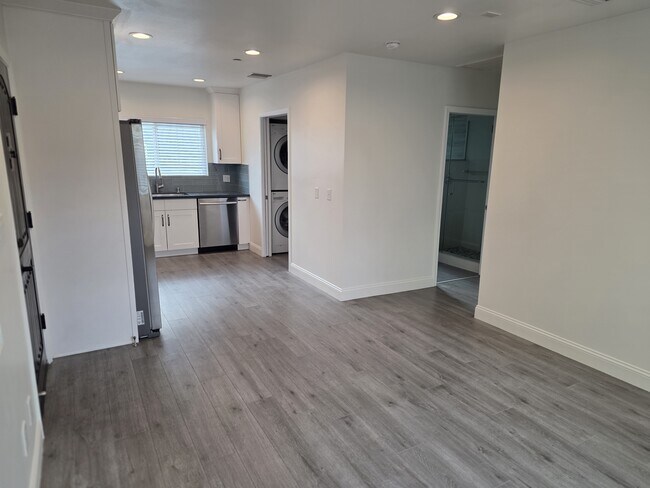 Foto del edificio - 425 Western Ave