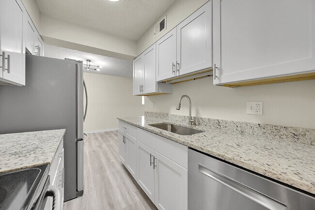 Building Photo - $1,850, 2-bed, 1 bath, located in Centennial