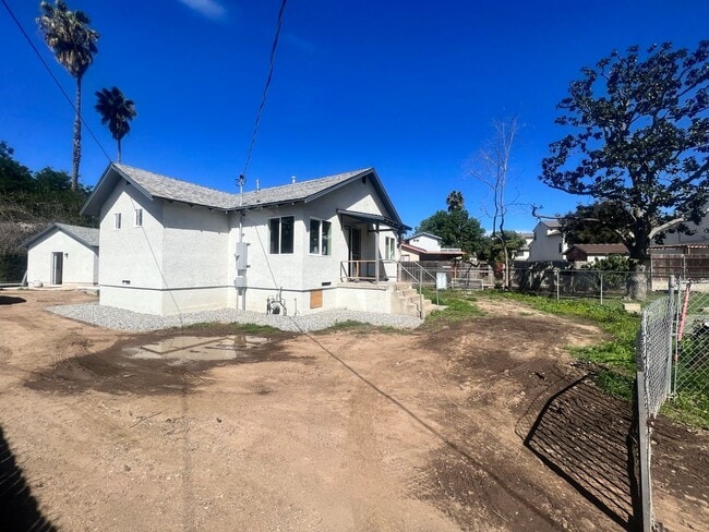 Building Photo - FULLY REMODELED 3BR/2BA HOME in Spring Valley