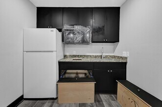 Building Photo - 1313 10th St