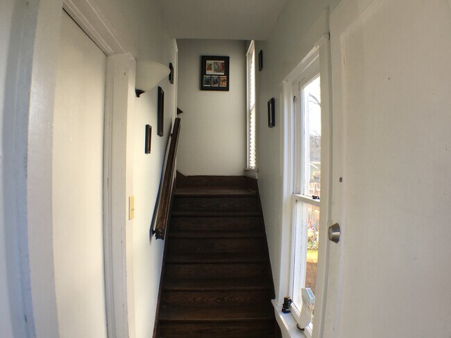Staircase up (UNFURNISHED) - 1408 6th Ave