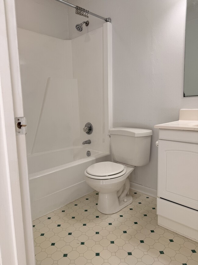 Building Photo - 2526 Cove Point Pl