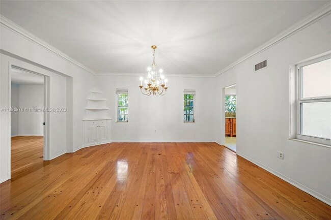 Foto del edificio - 5842 Alton Rd