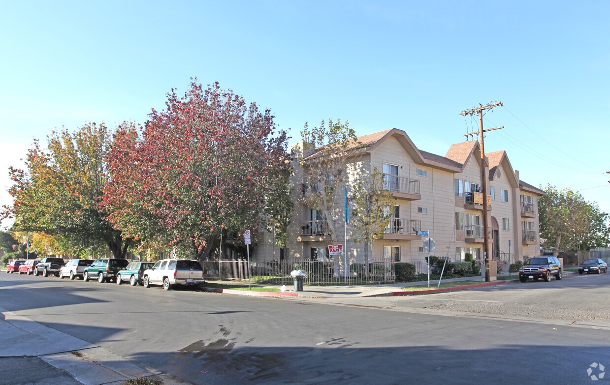 Primary Photo - Walnut Point Apartments
