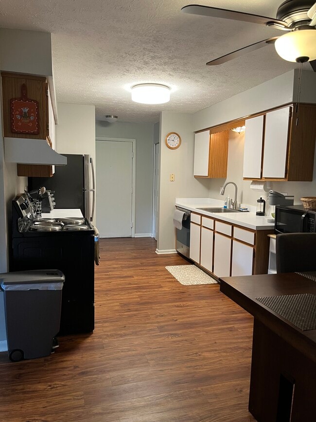 18 Great Wood Ct Unit 1, Fairport, NY 14450 Condo for Rent in