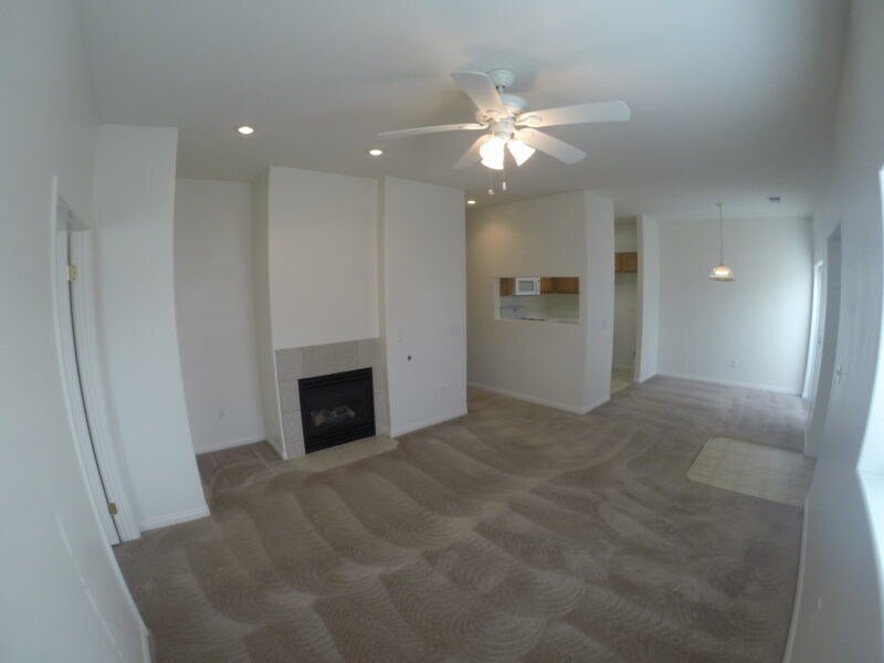 Foto principal - 543 Yellow Meadow Ct