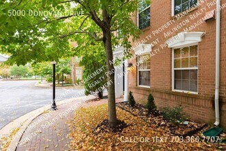 Building Photo - 5000 Donovan Dr