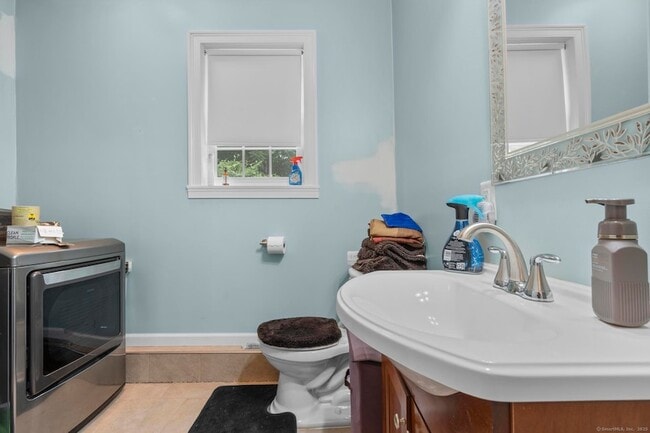 Photo - 55 Allen St House