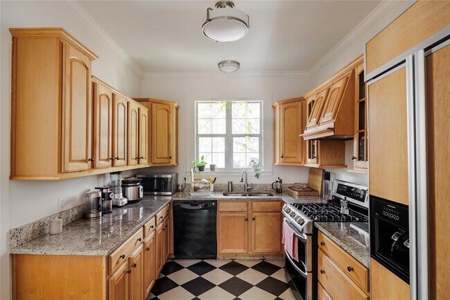 Foto del edificio - 902 E 13th St