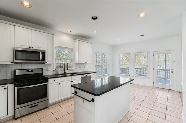 Foto del edificio - 3616 Creek Harbor Ct