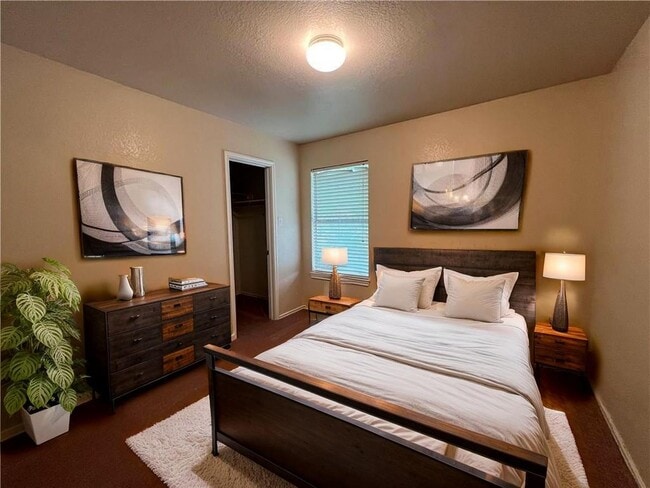 Building Photo - 1033 Christopher Ave