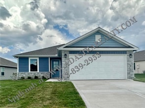 Building Photo - 610 W Colleen Ct