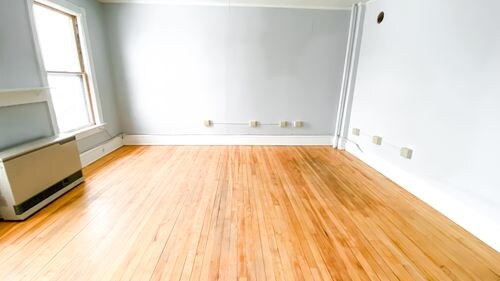 Foto del edificio - 462 Railroad St