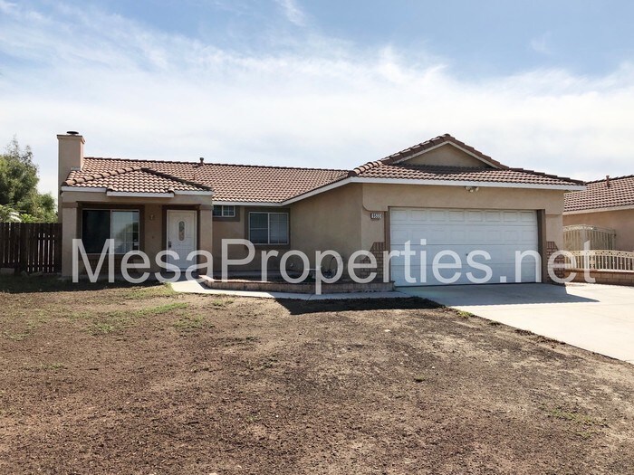 Primary Photo - Single Story 4 Bedroom House in Fontana