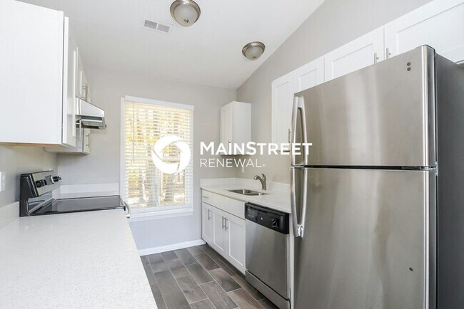 Building Photo - 3 Bedroom Pet-Friendly Home in High Point,...