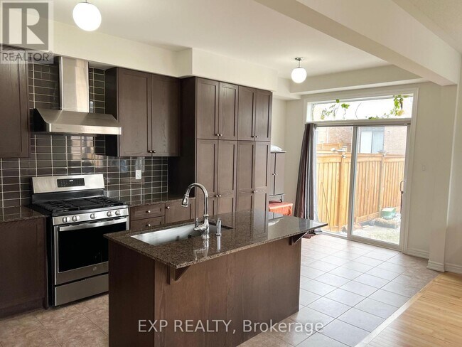 Photo du bâtiment - 2 Littlewood Dr