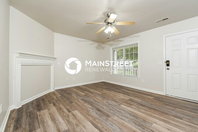 Foto del edificio - 3 Bedroom Pet-Friendly Home in GREENSBORO,...