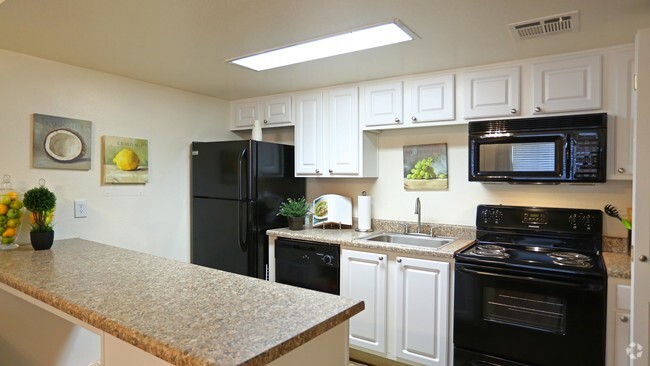 Cocina - Southwest Village Apartments