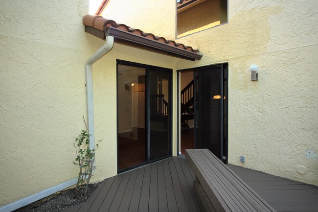 Foto del edificio - 5789 Fox Hollow Dr