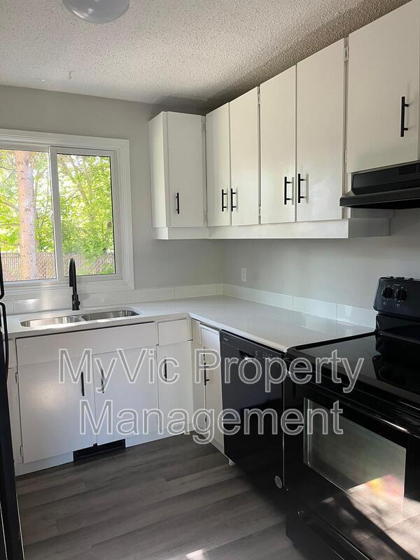 Photo du bâtiment - 11736-11139 139 Ave NW