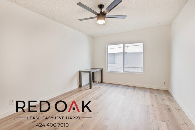 Foto del edificio - 4061 McLaughlin Ave