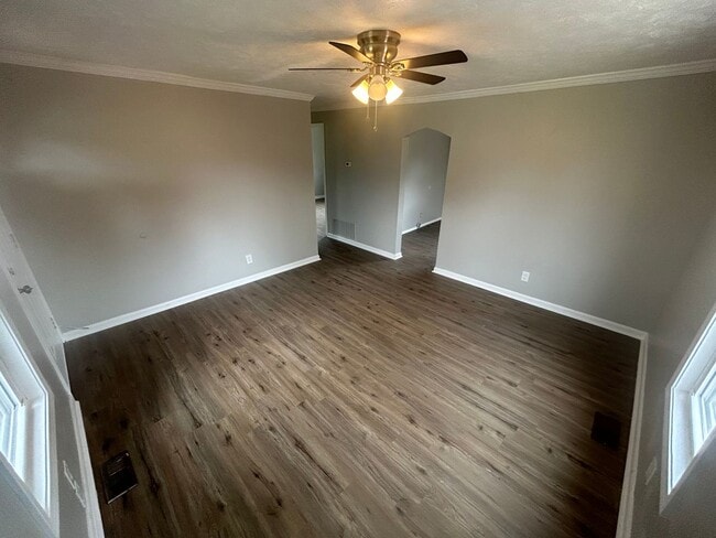 Building Photo - 230 Horseshoe Ct