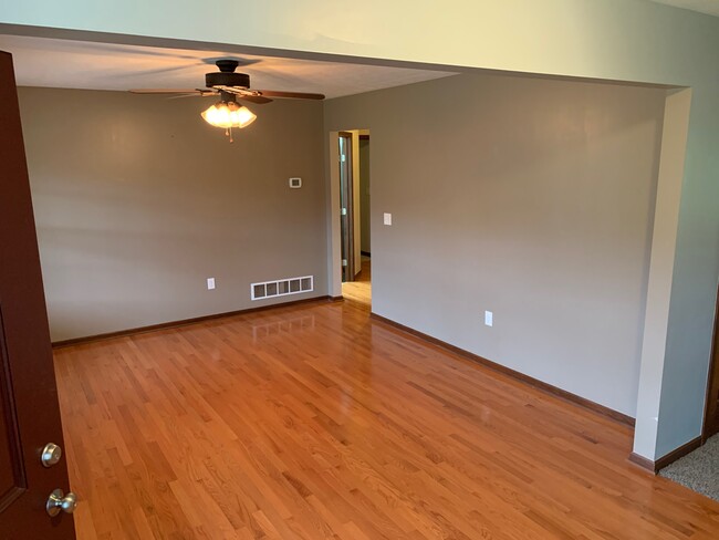 Dining Room - 5654 Germantown Rd