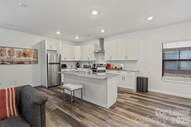 Building Photo - 2813 Ava Ave