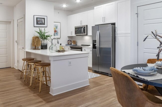 Foto del edificio - The Collins Apartments