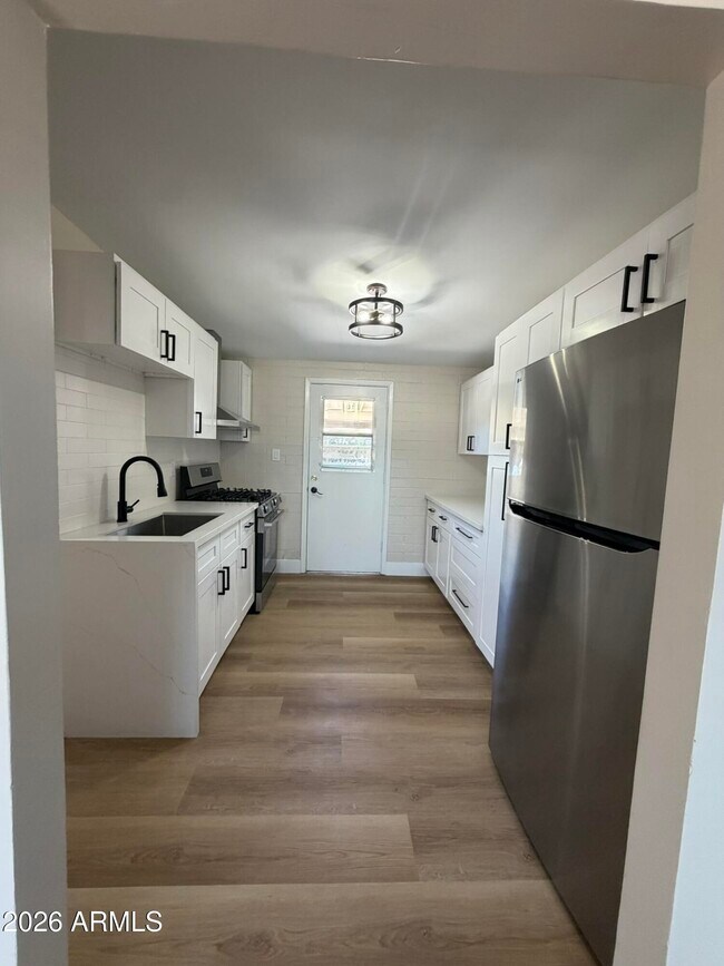 Foto del edificio - 909 S Kenwood Cir