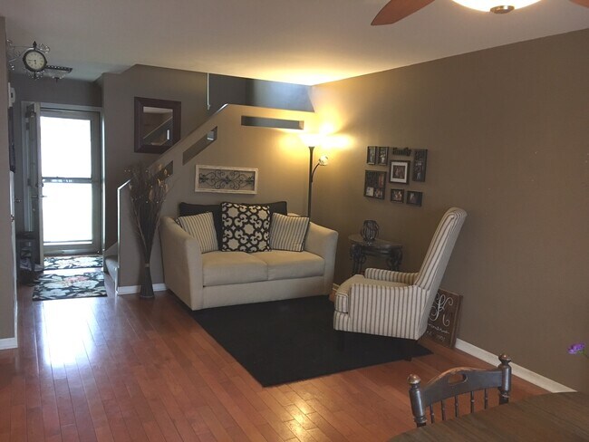 Foto del edificio - 243 Shadybrook Ln