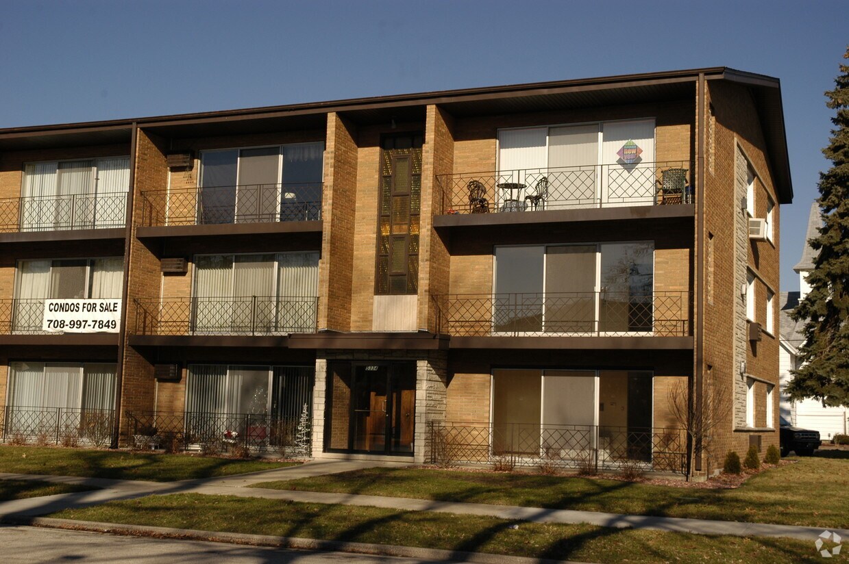 5334 W 96th St, Oak Lawn, IL 60453 Apartments in Oak Lawn, IL