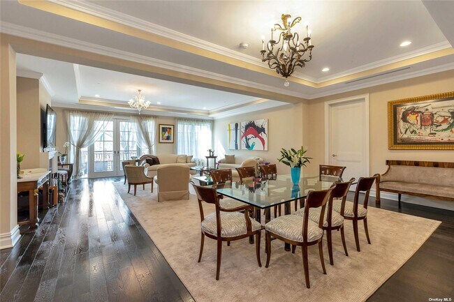 Building Photo - 3000 Royal Ct