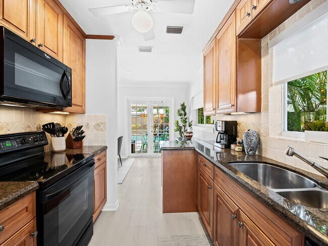 Foto del edificio - 1900 NE 19th St