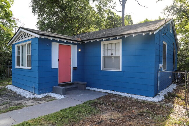 Building Photo - 1831 Bennett St