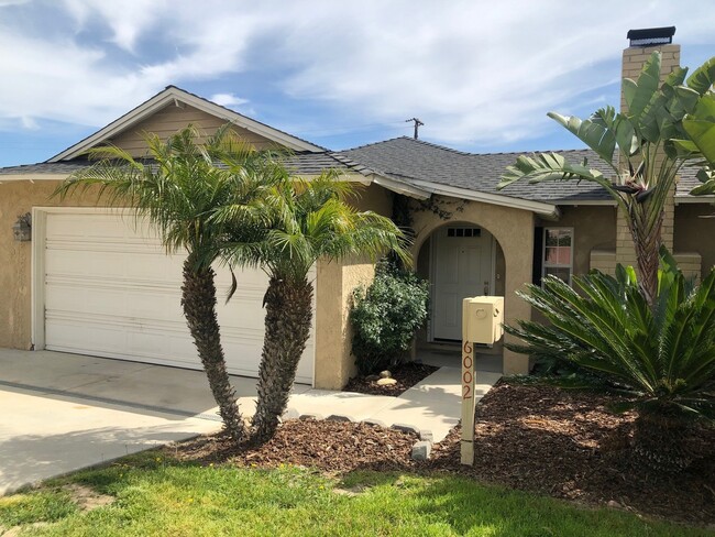 Building Photo - Central Ventura Home with Large Yard!