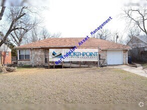 Building Photo - 3938 Springlake Dr