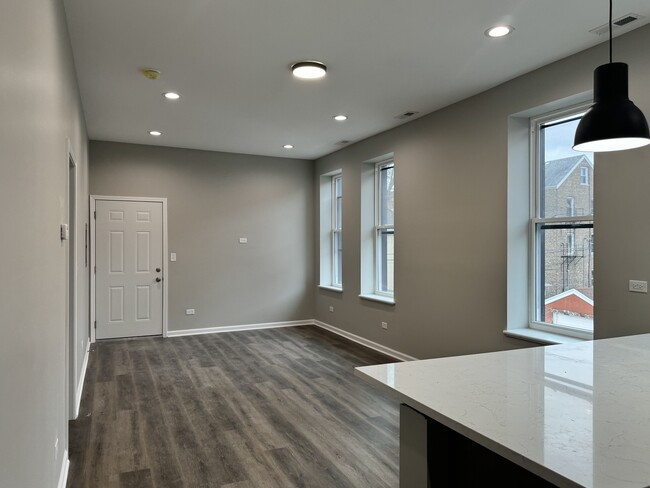 Building Photo - 2361 S Whipple St