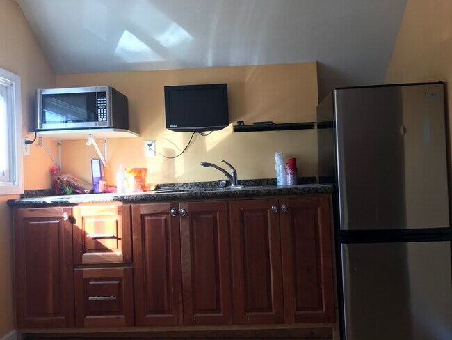 Foto del edificio - 2020 Warren Rd