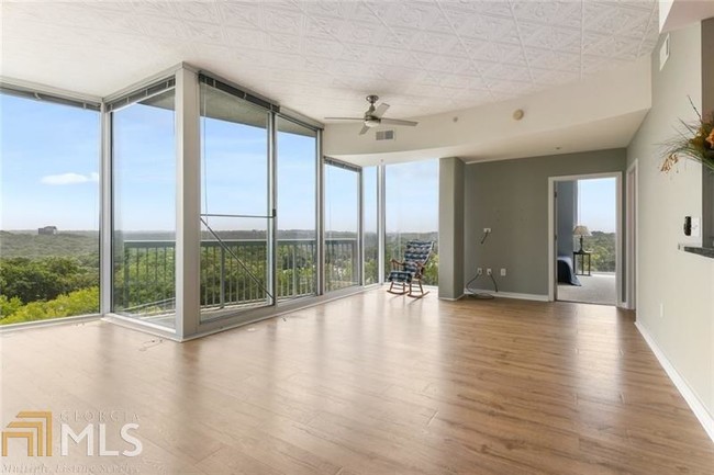 Foto del edificio - 3300 Windy Ridge Pkwy SE