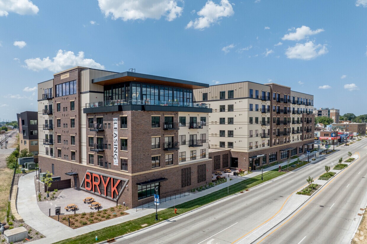 Bryk on Broadway 401 Broadway Ave N Rochester, MN Apartments for
