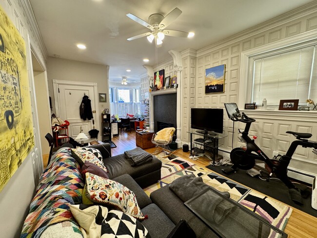 Foto del edificio - 1575 Beacon St