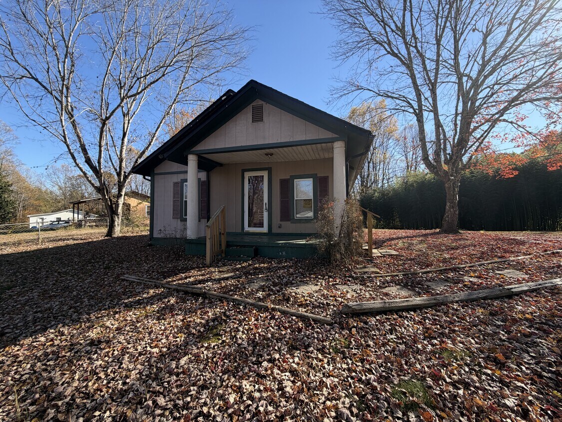 Foto principal - 651 New Brickyard Rd