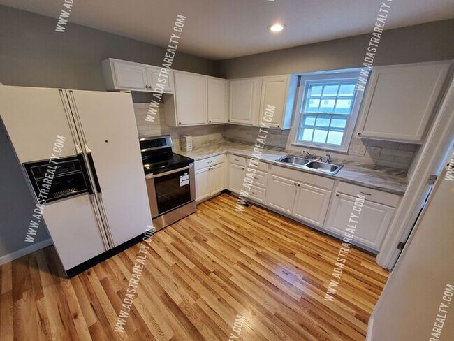 Foto del edificio - One of a Kind Raytown Apartment in Raytown...